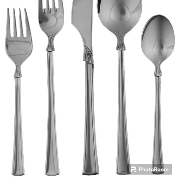 New Mikasa Verona 5 pc place setting +